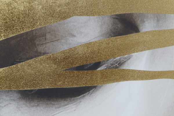 Cuadro Lienzo Mujer Dorado 83x123cm. - Imagen 4