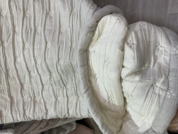 Colcha JAQUARD Beige 240x260cm. - Imagen 3